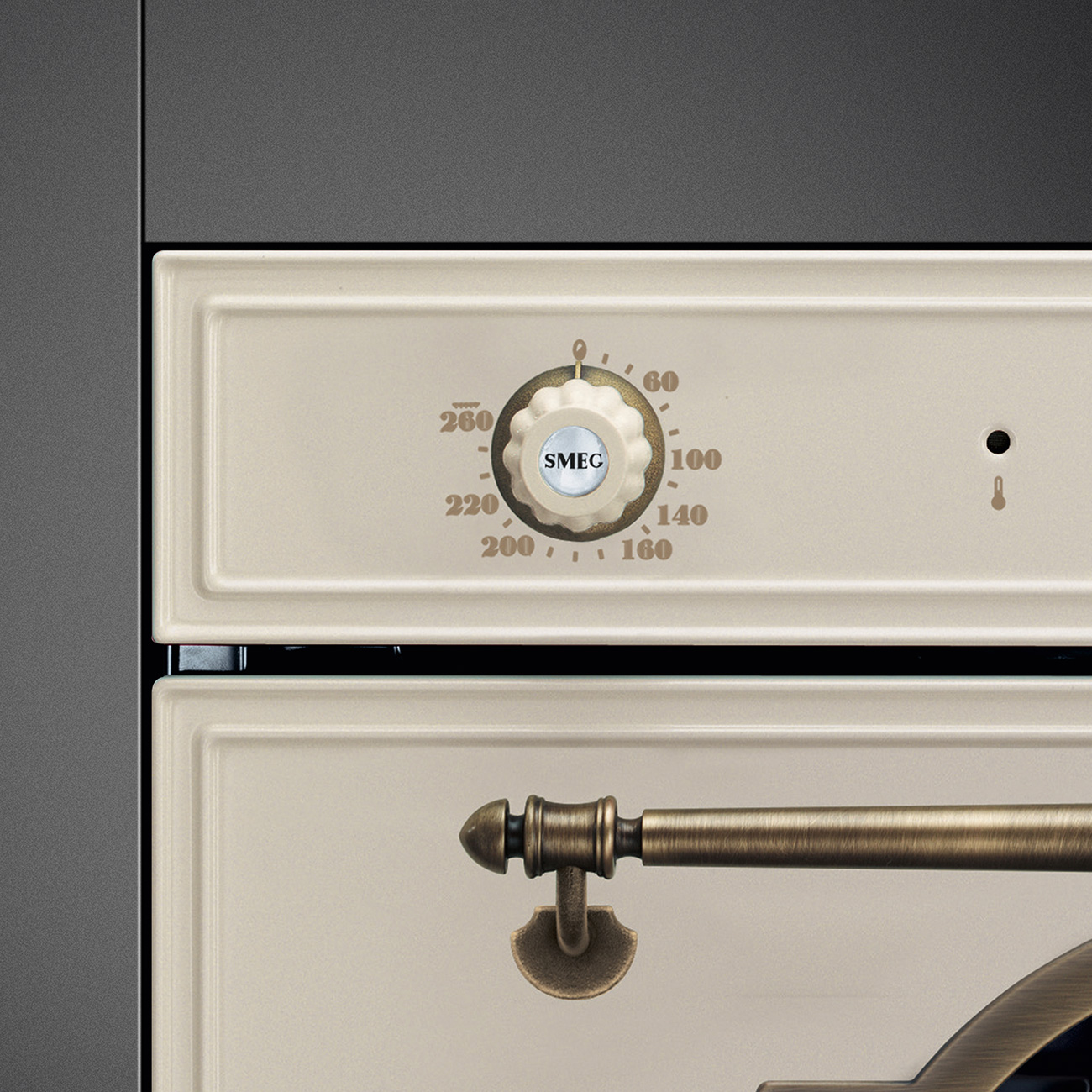 Cửa kính 4 lớp Fresh Touch lò Smeg SFP67C1TPO