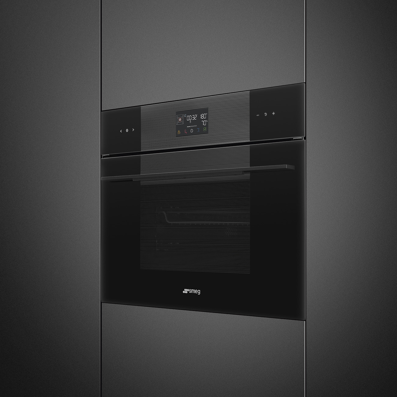 Chi tiết mặt trước đen bóng lò Smeg SO4102M1B3