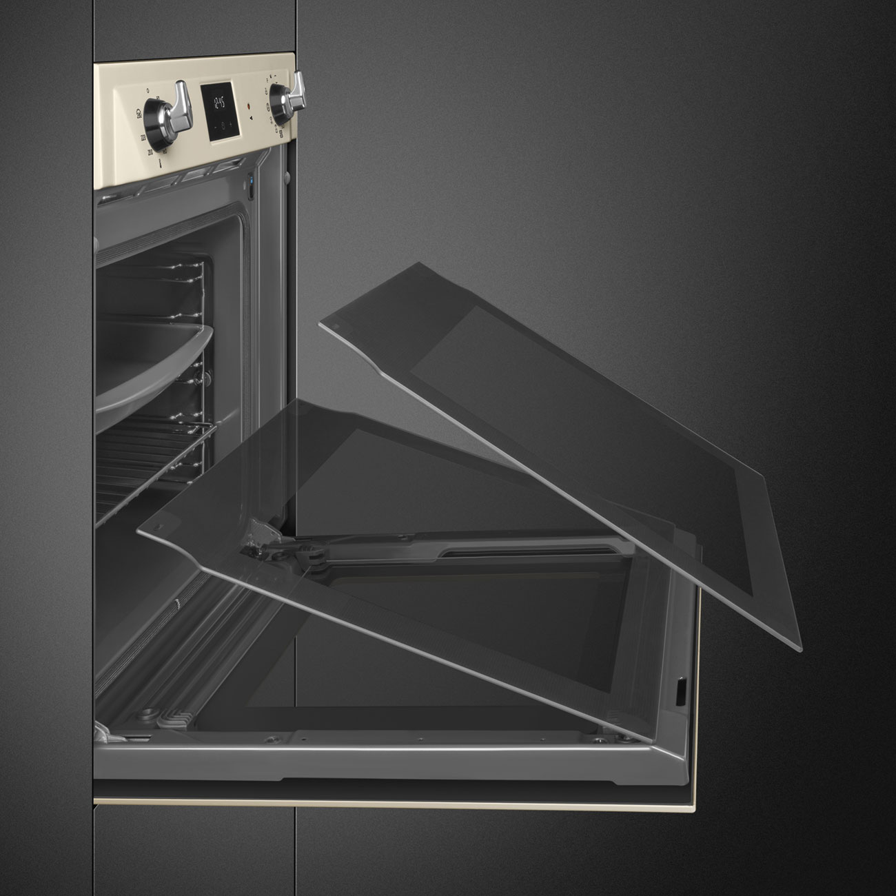 Chi tiết tay cầm hiệu ứng inox dòng Victoria lò Smeg SOP6900TP