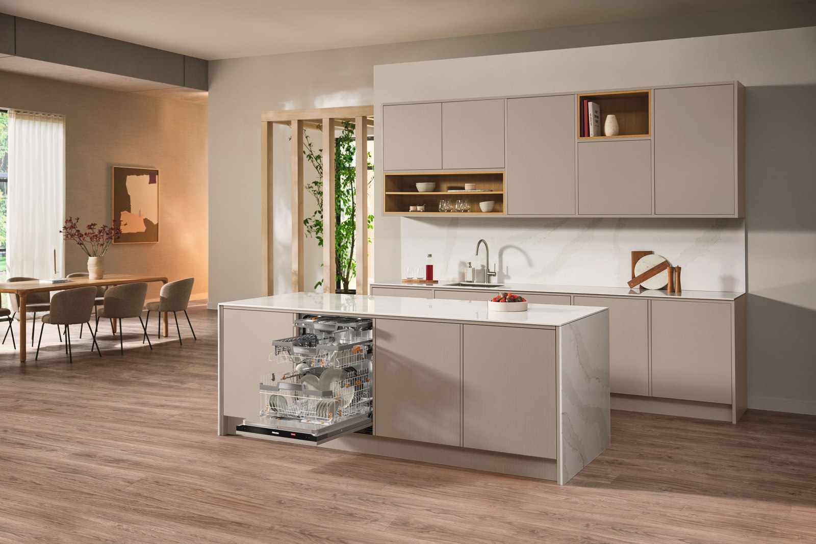 Man hinh M Touch va BrilliantLight may rua bat Miele G7980