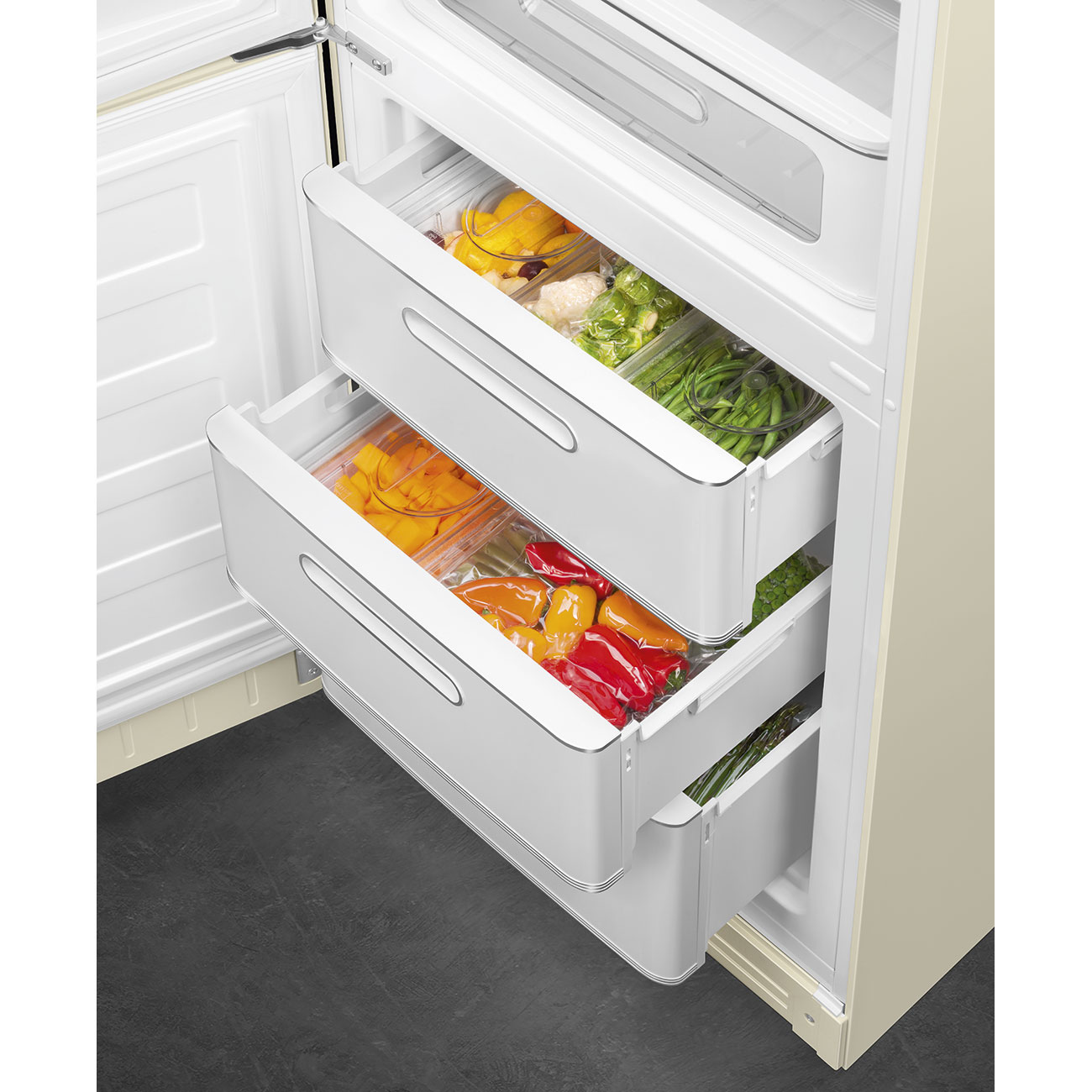 Cua tu lanh Smeg FAB32LCR6