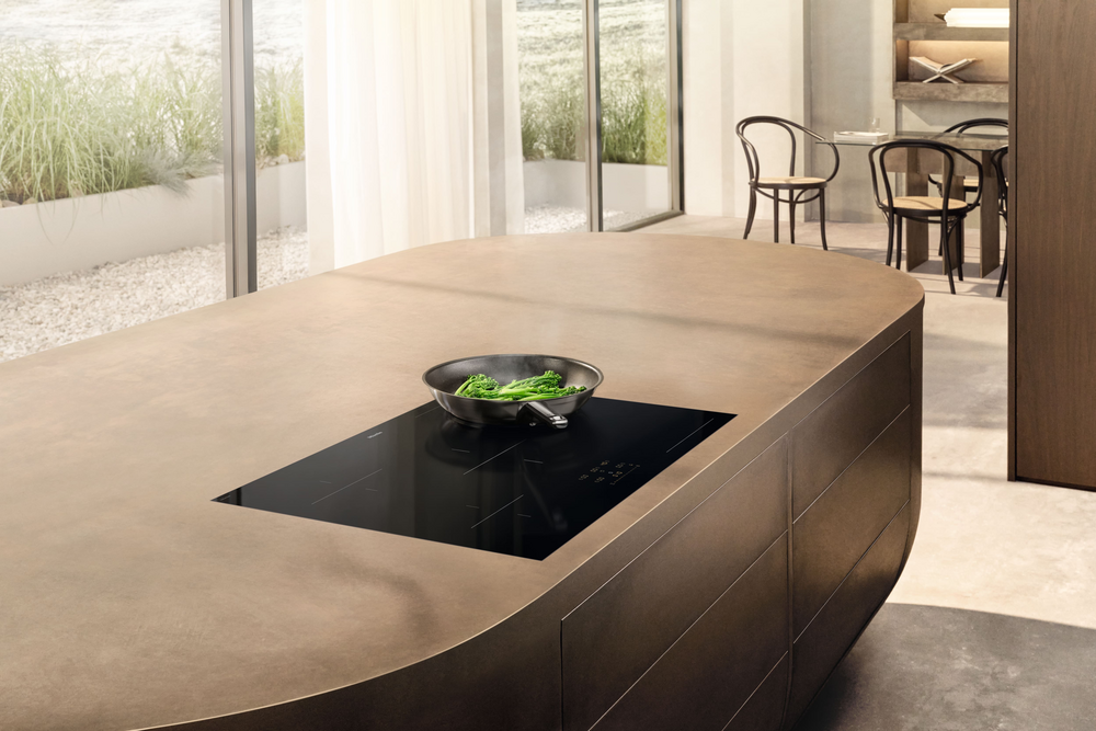 Bep tu Miele KM 8484 FL lap dat trong bep